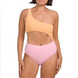 BRAND NEW! Wilo asymmetrical one piece